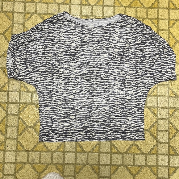 BNWOT Juicy Couture dressy shirt. - Picture 2 of 12